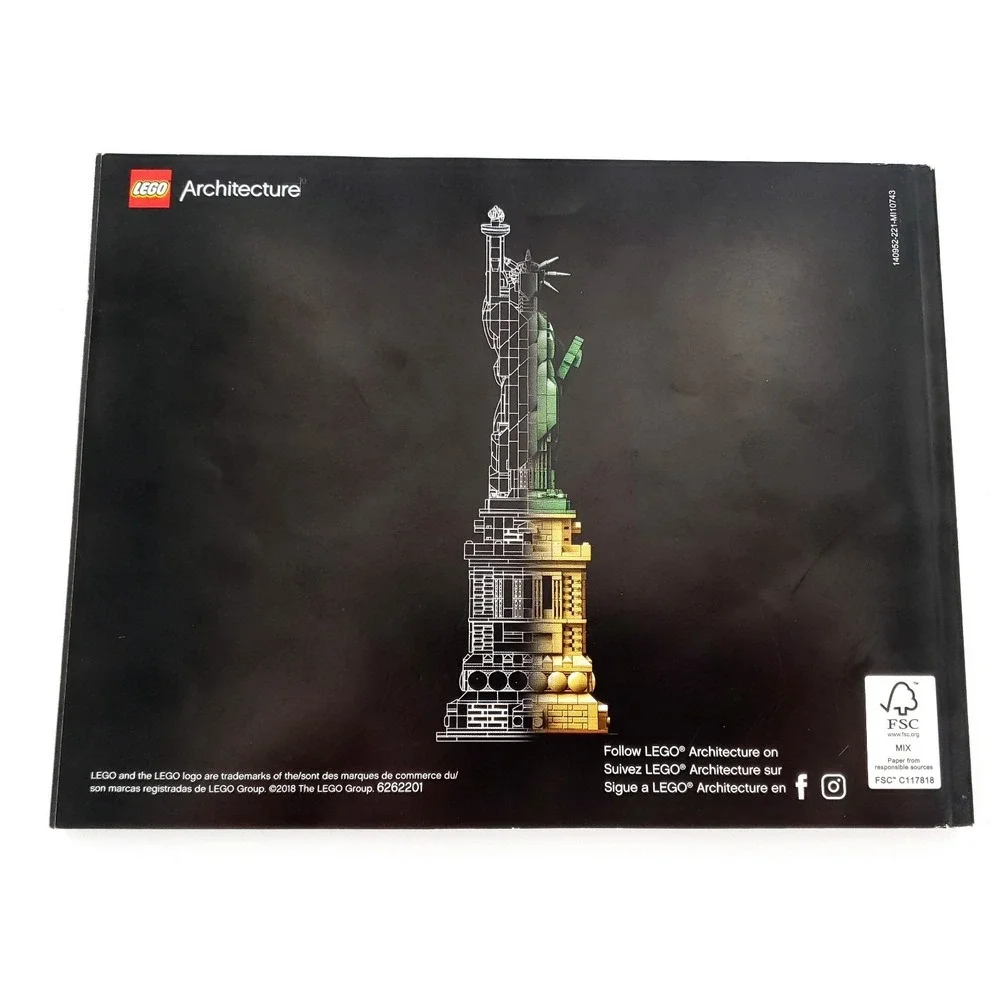 LEGO ARCHITECTURE: Statue of Liberty (21042) Complete w/ Instruction Manual